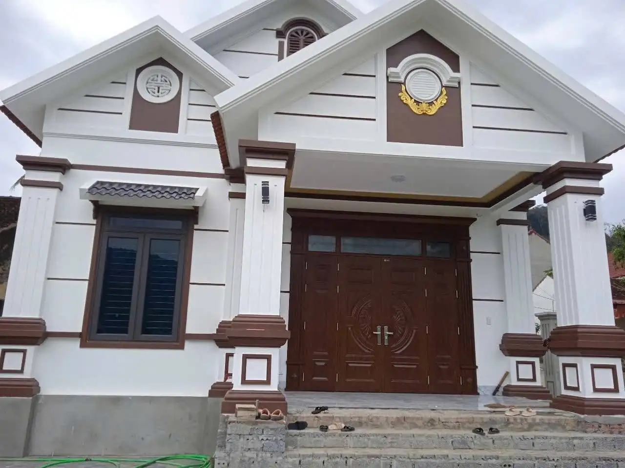 Công trình lắp đặt cửa huỳnh hoa cúc Goonsan