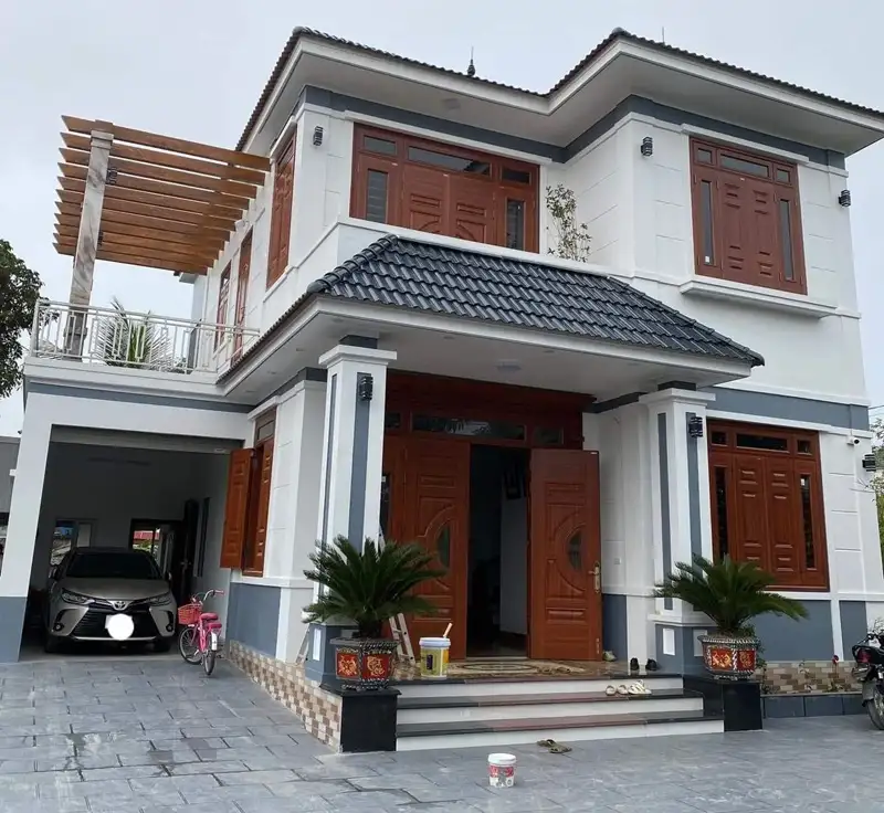 Cửa thép vân gỗ huỳnh bán nguyệt