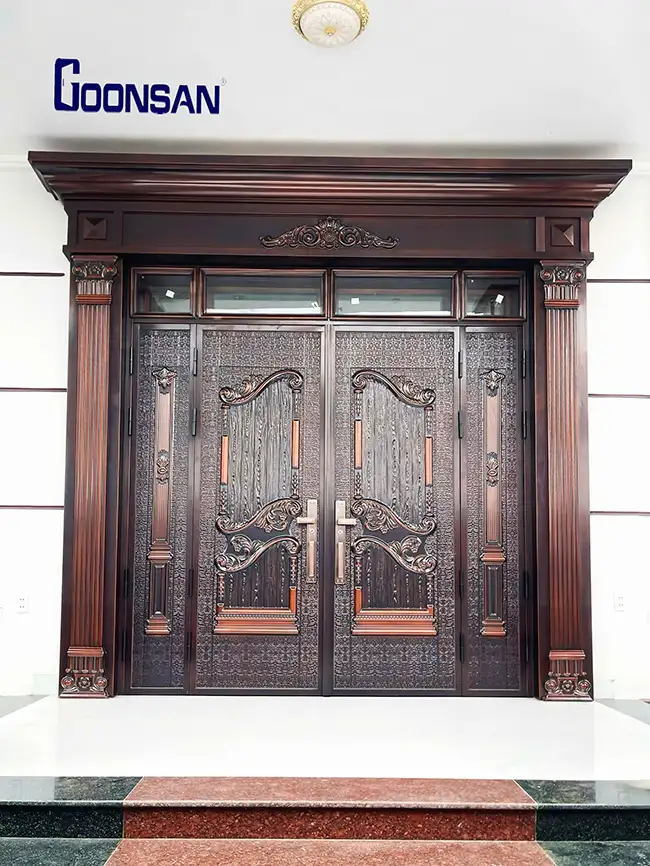 Mẫu cửa nhôm giả gỗ 2 cánh cho nhà biệt thự sang trọng